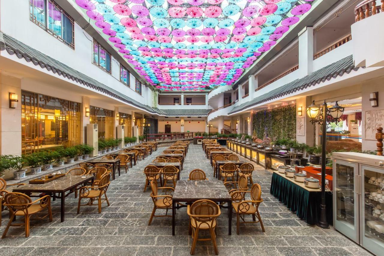 New Century Hotel Yangshuo Esterno foto