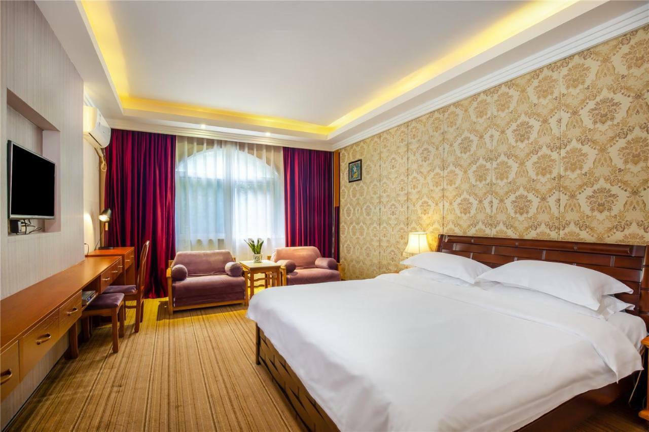 New Century Hotel Yangshuo Esterno foto